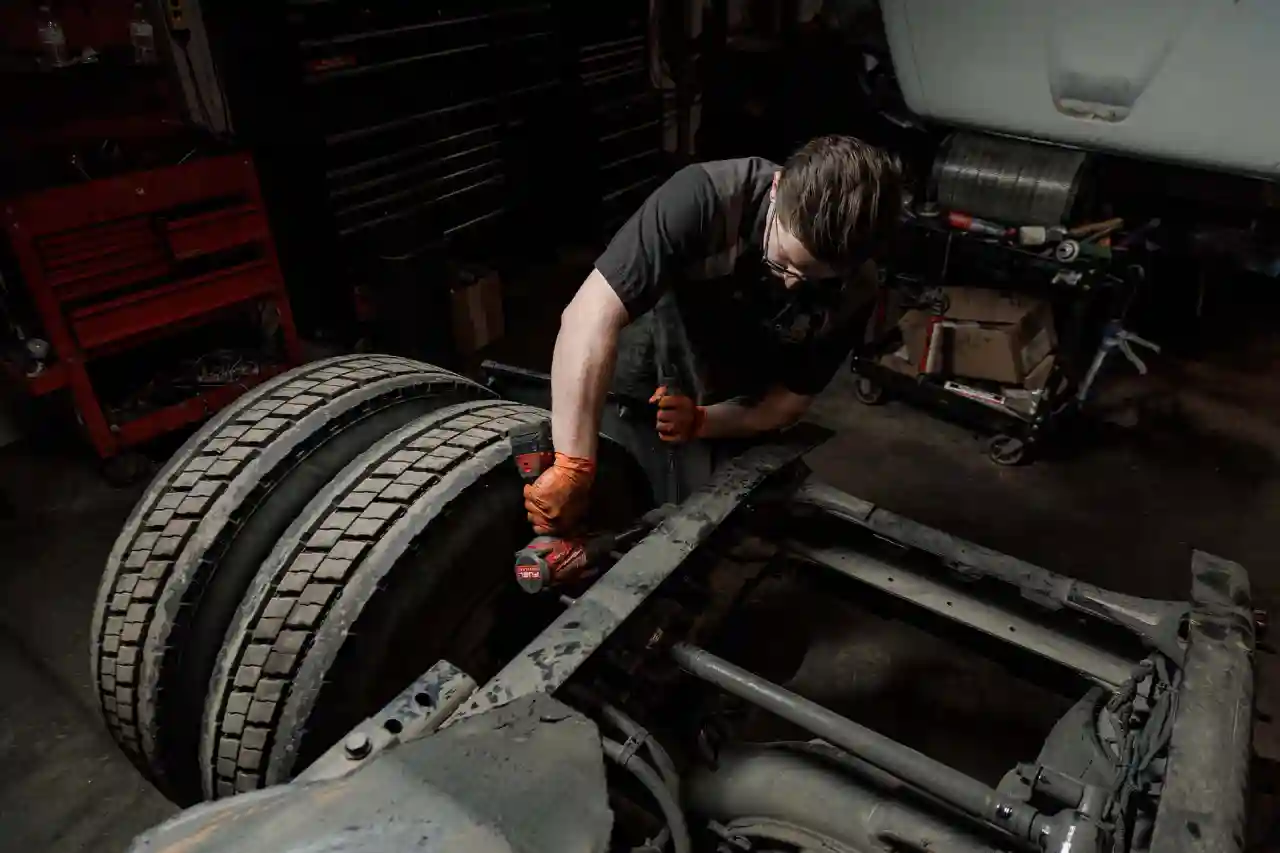 Guide To Heavy Duty Truck Suspension Repair